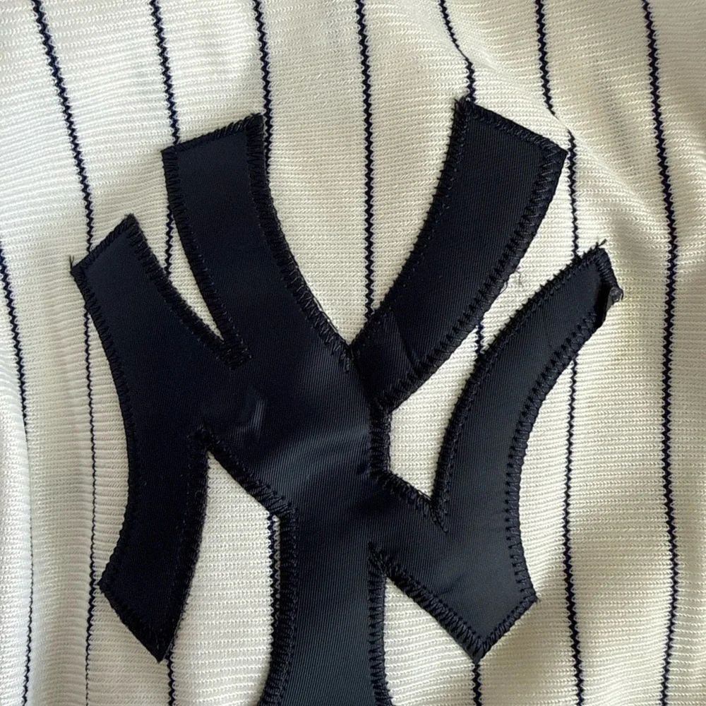 Majestic White and Black Pinstripe Jersey - Picture 4 of 6
